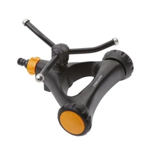 Fiskars Comfort örvényes kör esőztető kerekekkel 0-150m2