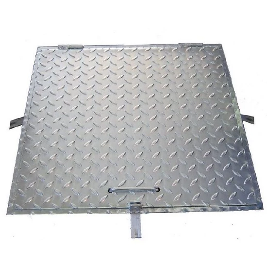 Aknafedlap zárható horganyzott 600x600mm
